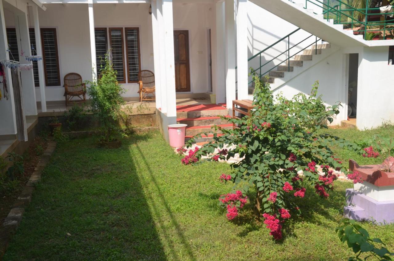 Arya Homestay Bougain Villa Gokarna  Exterior foto